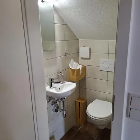 Apartment Dreibett-zimmer Mit Eigenem Separatem Bad Und Wc